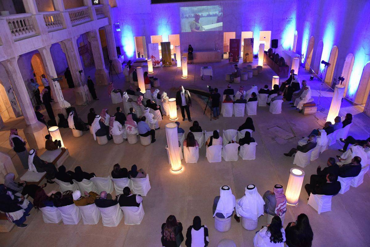 الدكتور فهد الشهابي يستعرض أغرب ما شاهد في جولاته حول العالم