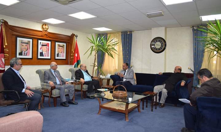 رئيس الجامعة الهاشمية الاستاذ الدكتور فواز الزبون يلتقي وفد من مجلس نقابة المعلمين