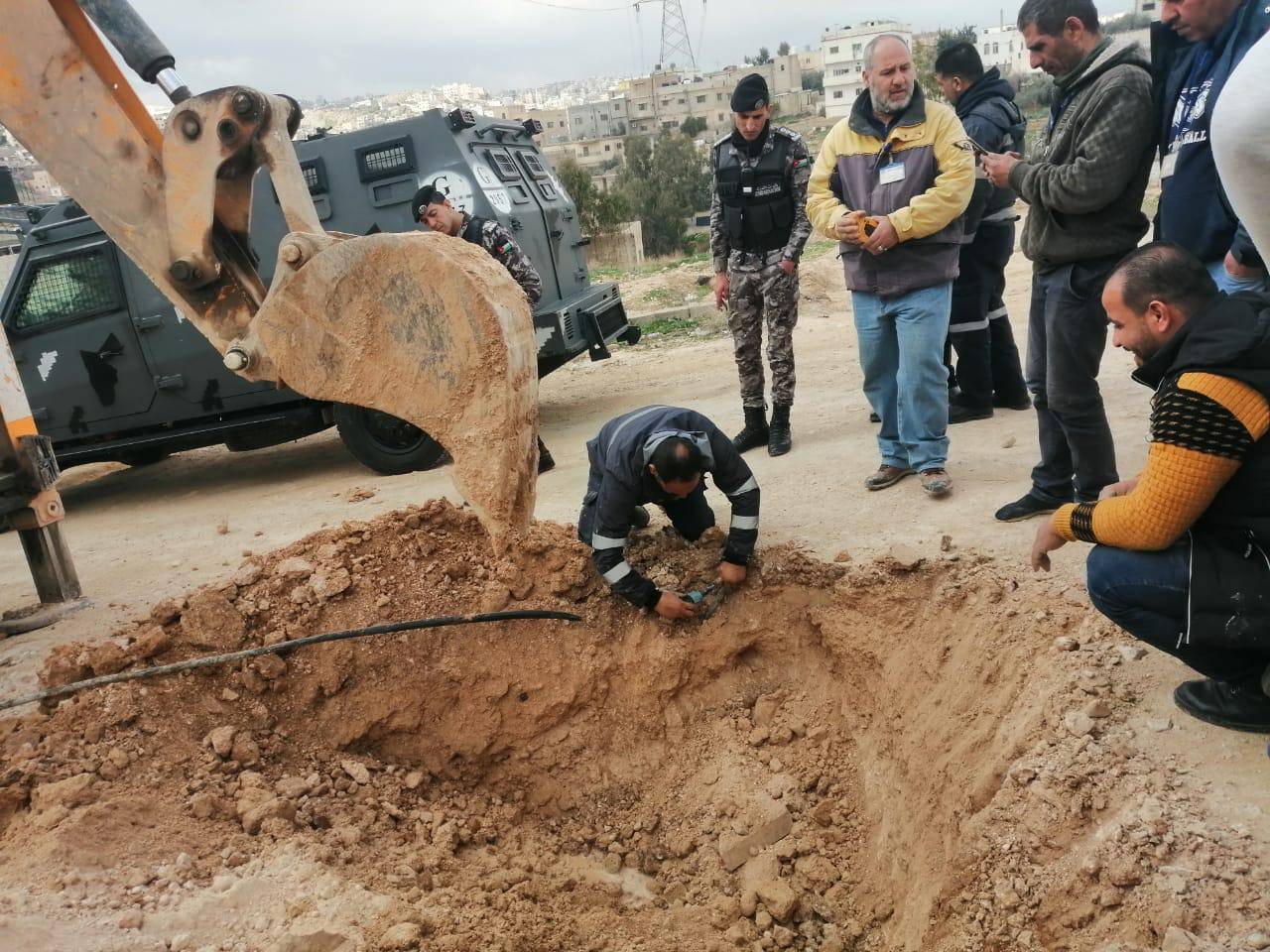 وزارة المياه والري : ضبط اعتداءات وخط (2) انش يزود (70) منزل بشكل مخالف في الرصيفة 
