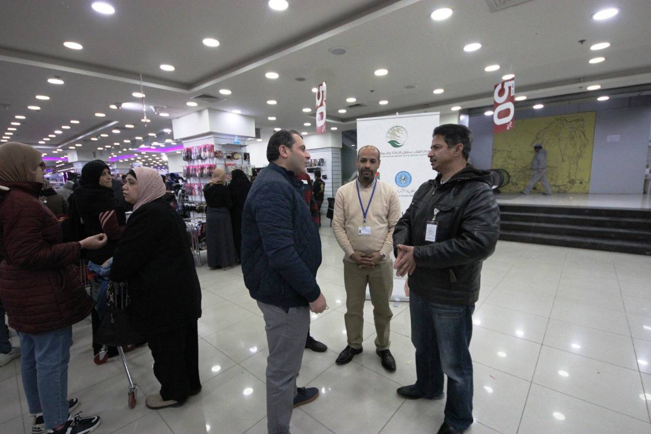 مشروع توزيع الملابس الشتوية (الشتاء الدافىء) على الاسر الاردنية والسورية العفيفة