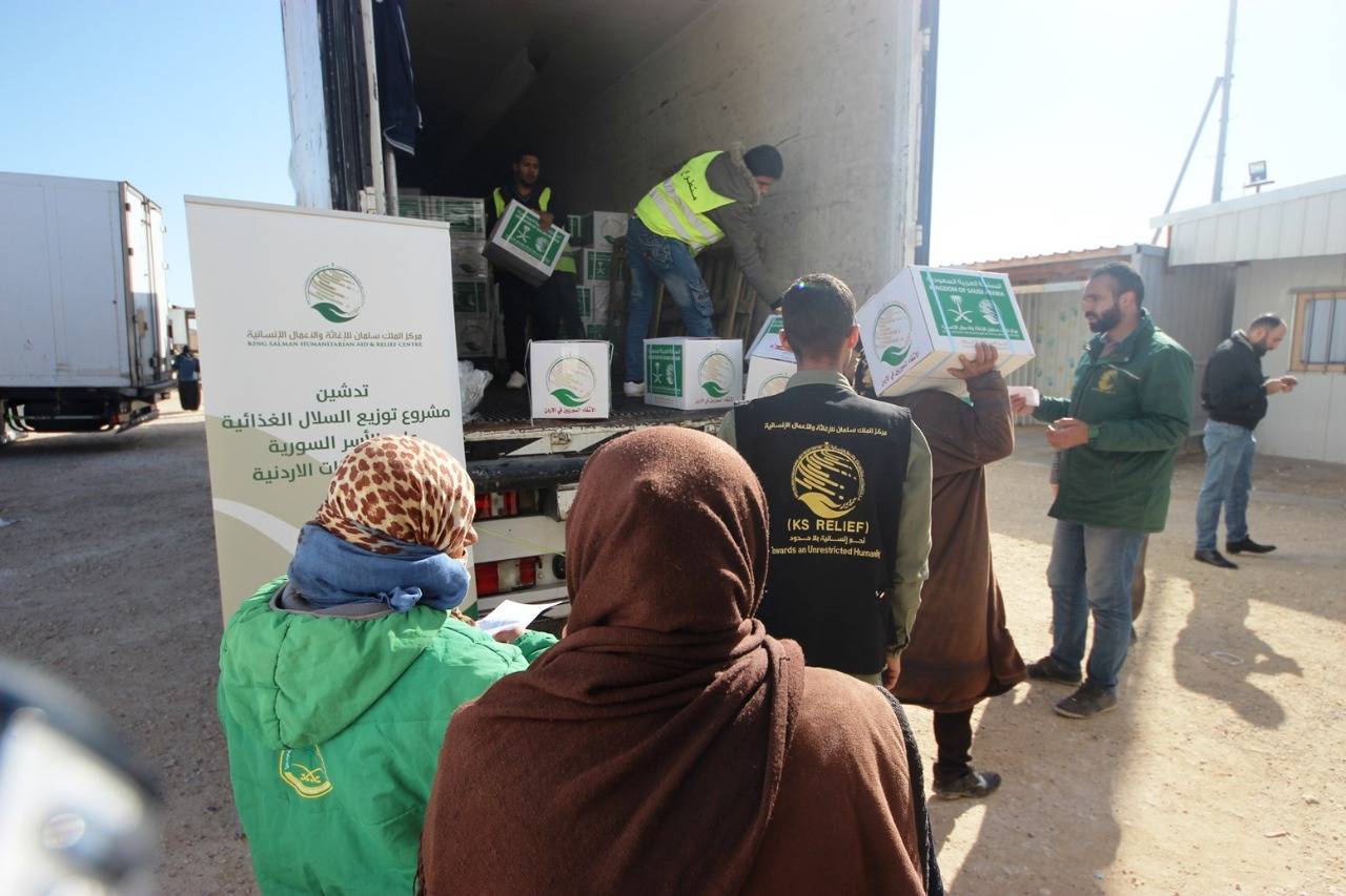 مشروع توزيع السلال الغذائية على اللاجئين السوريين والأسر الاردنية والفلسطينية في الأردن  