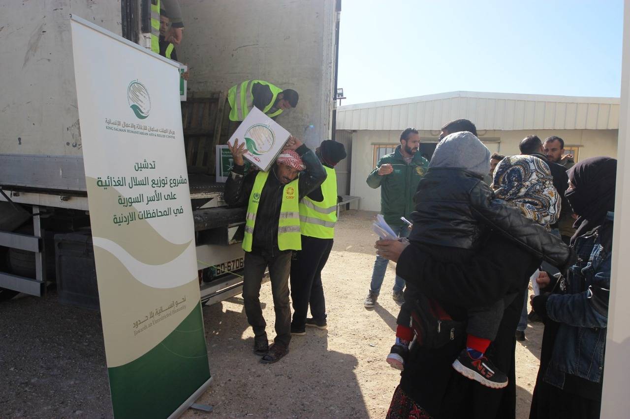 مشروع توزيع السلال الغذائية على اللاجئين السوريين والأسر الاردنية والفلسطينية في الأردن  