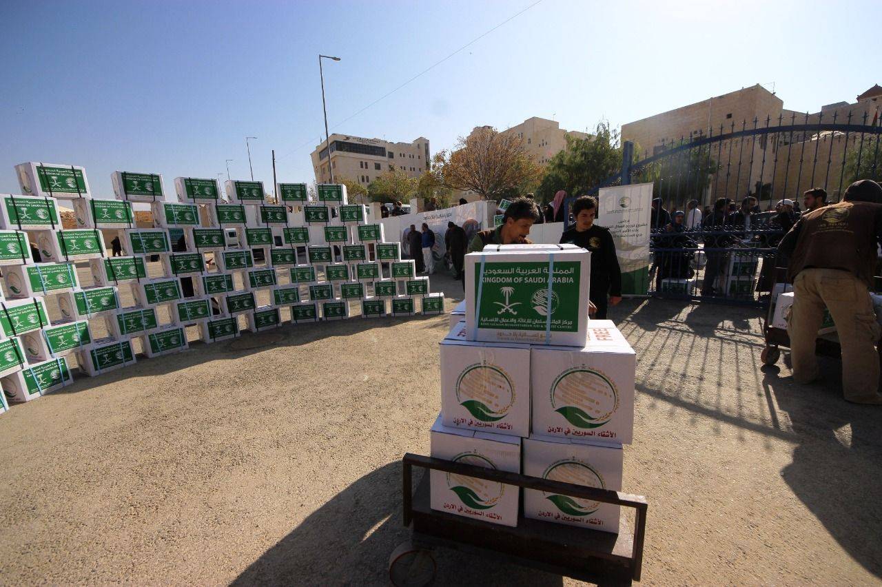 مشروع توزيع السلال الغذائية على اللاجئين السوريين والأسر الاردنية والفلسطينية في الأردن  