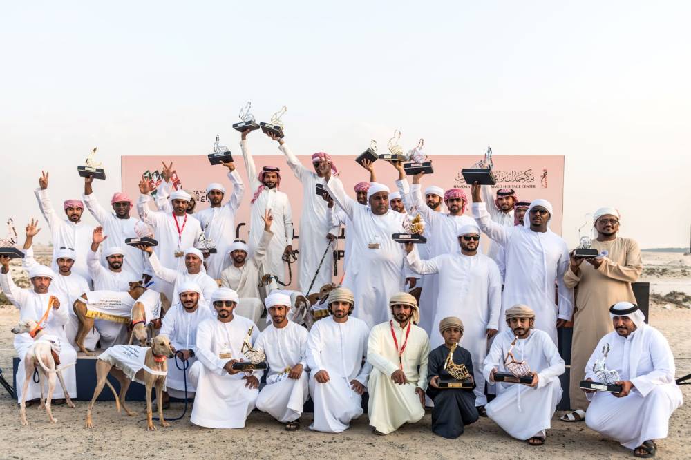 ناصر بن دلموك نجم ختام بطولة السلق التي نظمها مركز حمدان بن محمد لإحياء التراث