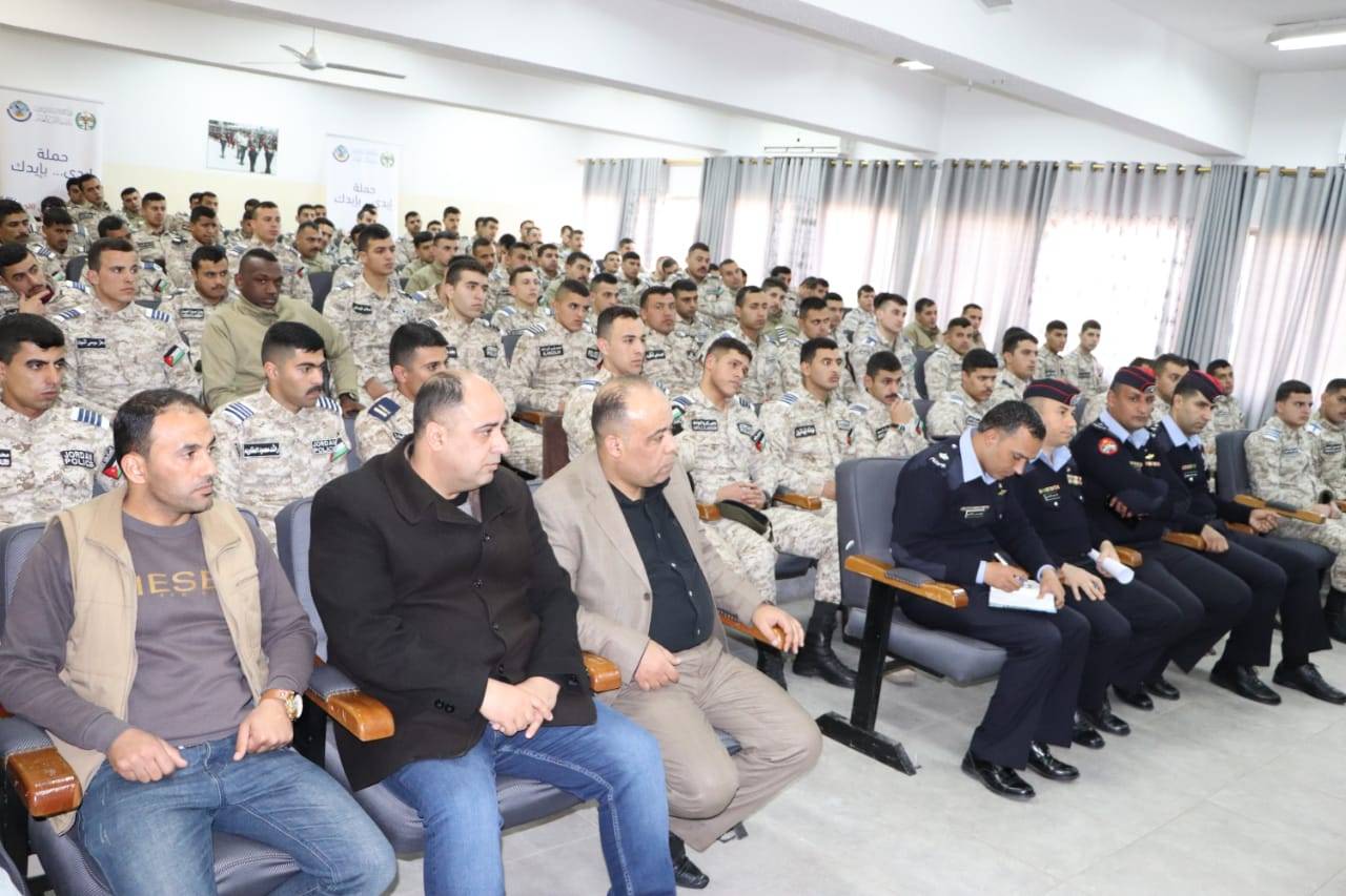 مدير مكافحة المخدرات يلتقي بالتلاميذ العسكريين / السنة الرابعة في جامعة مؤتة