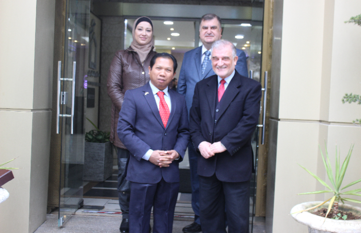 مدير عام مدارس النظم الحديثة  يستضيف الملحق التعليمي في السفارة الماليزية