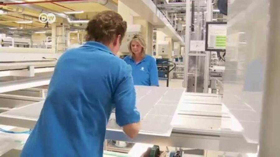 مصانع في الصين تقرر العودة للعمل بعد توقفها بسبب كورونا