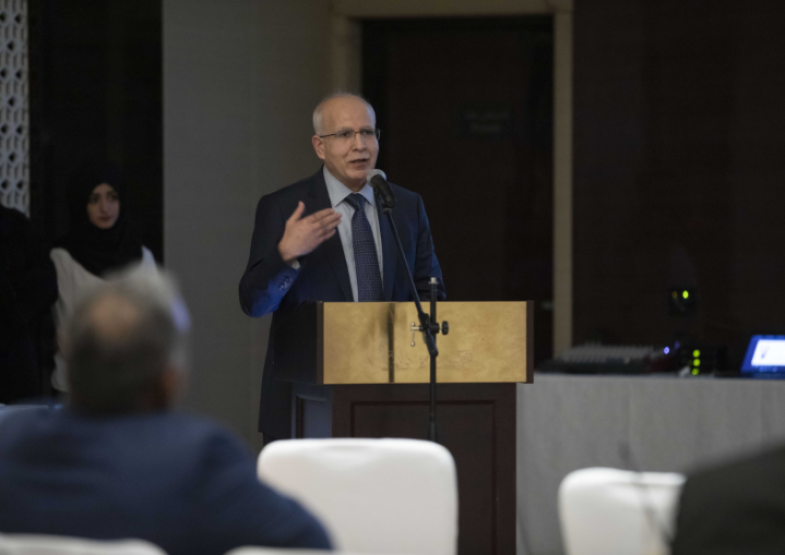 جامعة عجمان تكرم الباحثین المتمیزین