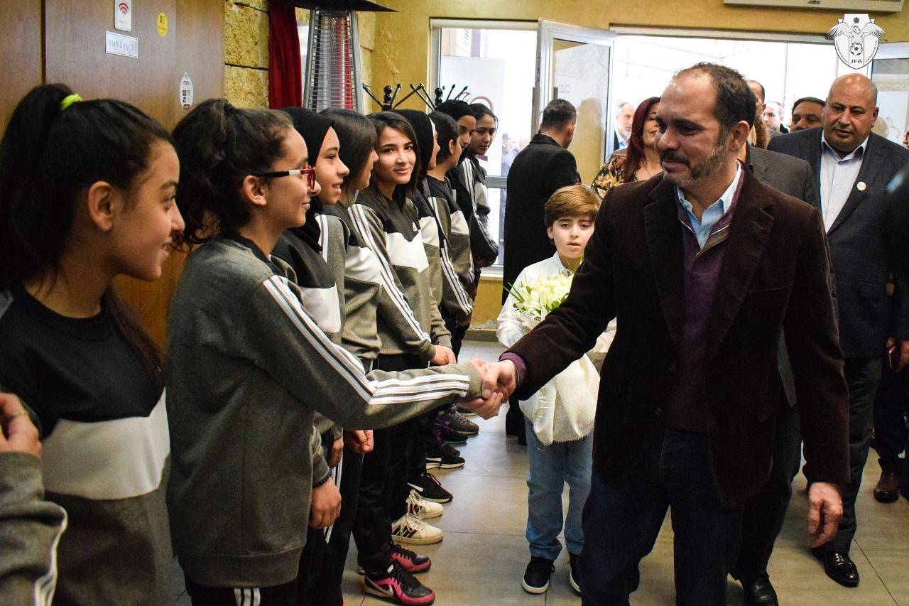 الامير علي يرعى توقيع اتفاقية الشراكة بين اتحاد كرة القدم ومطعم حماده