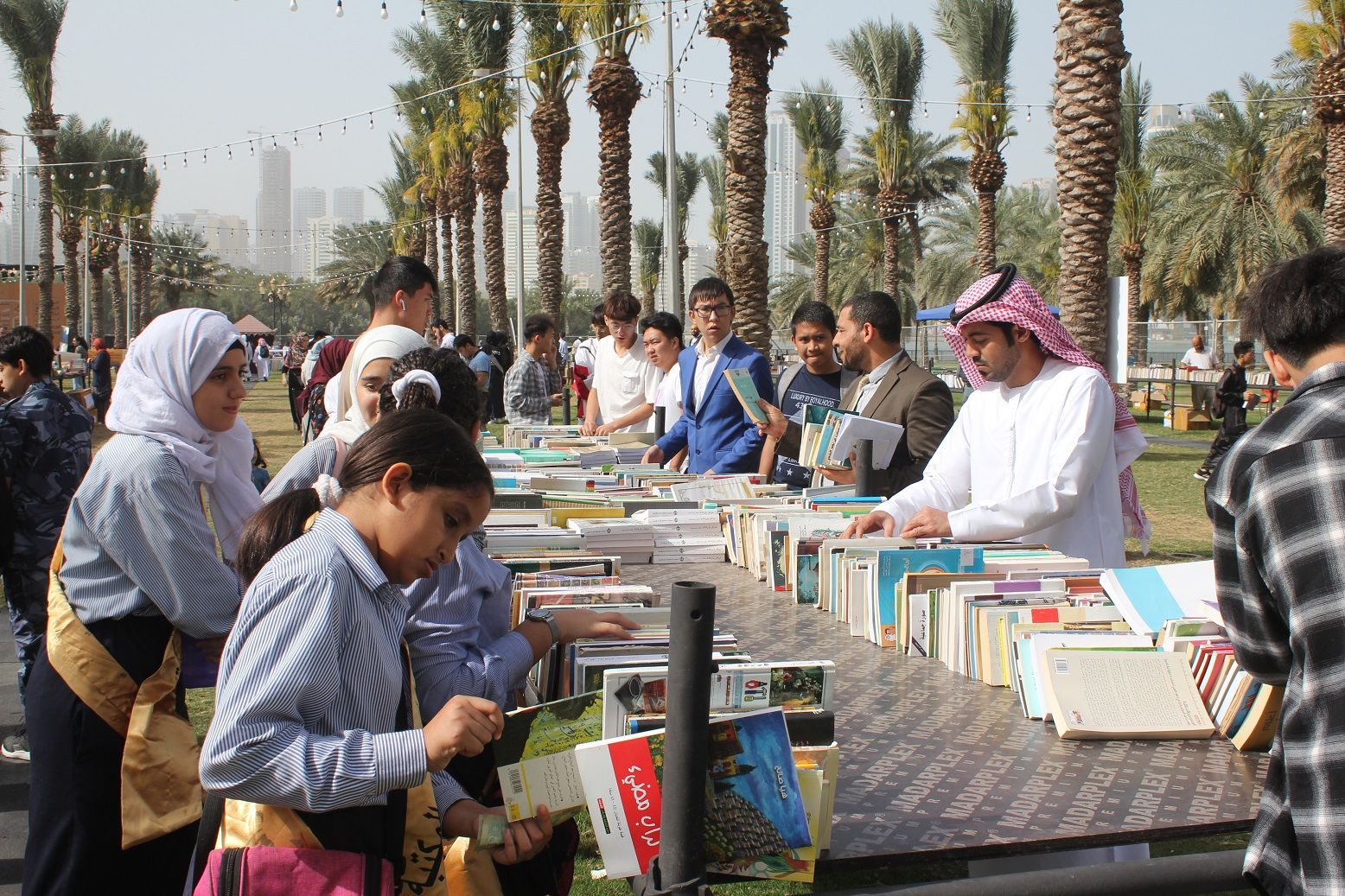 المهرجان السابع للكتاب المستعمل مستمرٌ .. والإقبالُ كبير