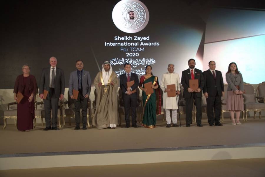 باحثون واطباء وأكاديميون يشيدون بجائزة الشيخ زايد العالمية للطب التكميلي