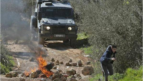 اصابة 70 فلسطينيا خلال اقتحام جيش الاحتلال الإسرائيلي جبل العرمة جنوب نابلس
