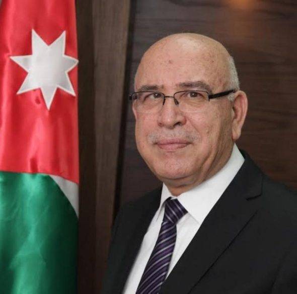 نقابة تجار المواد الطبية تؤكد توفر المستهلكات الطبية العامة بالسوق المحلية