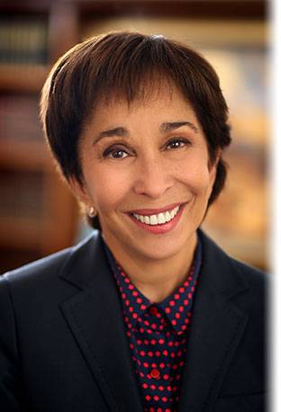 الأميرة بسمة تفتتح المؤتمر الدولي الثالث عشر للتيبوغرافي بجامعة العلوم التطبيقية