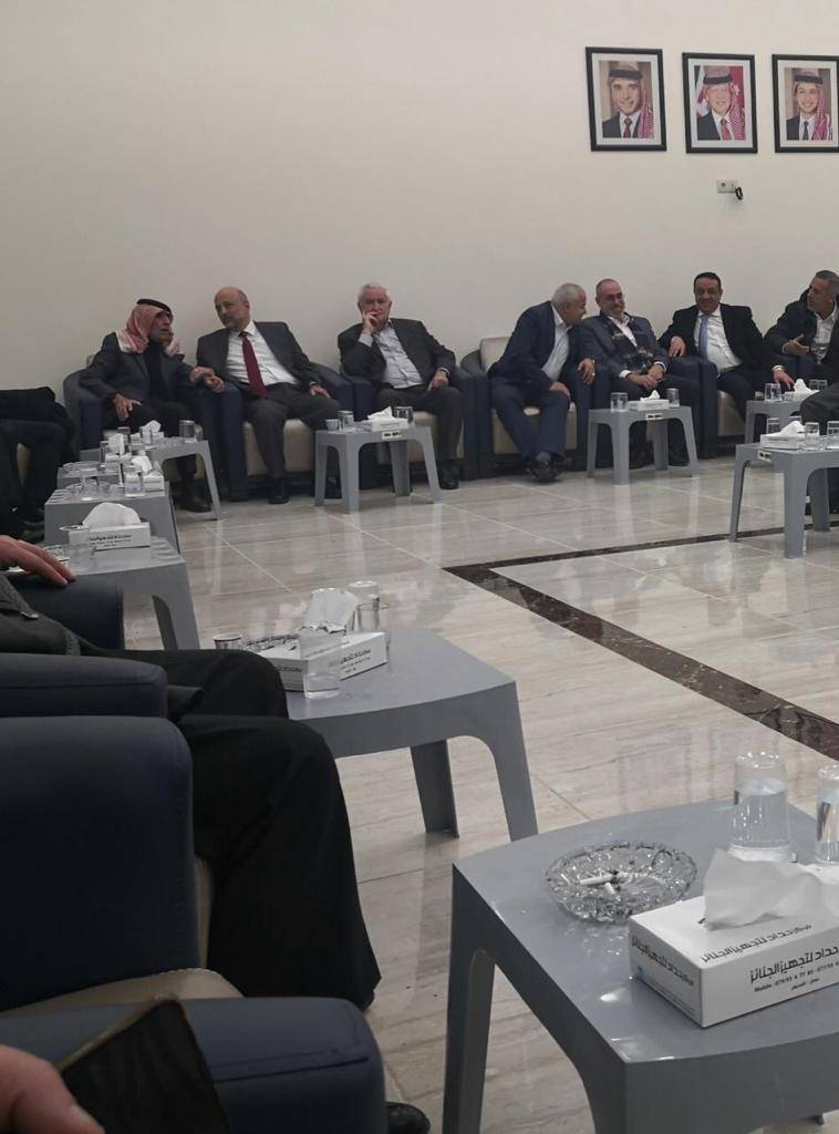 الرزاز في عزاء عشيرة الداوود بالفحيص