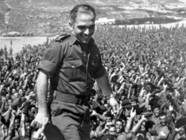 كتاب إنهاء خدمة كبار الضباط البريطانيين من قيادة الجيش .. تعريب قيادة الجيش العربي