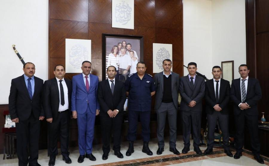 مدير الأمن العام يكرم مكتشفي جريمة القتل التي وقعت في عام ٢٠٠٢م