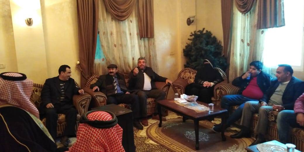 شمس العطاء لا تغيب .. الدكتورة نوال العجارمة تترأس وفد تربوي لزيارة أحد الطلبة