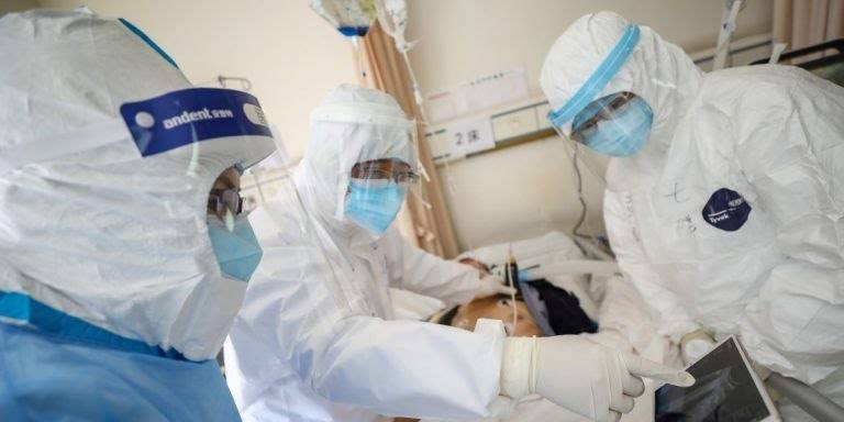 نجاح عملية زراعة رئتين لمصاب بفيروس كورونا في الصين