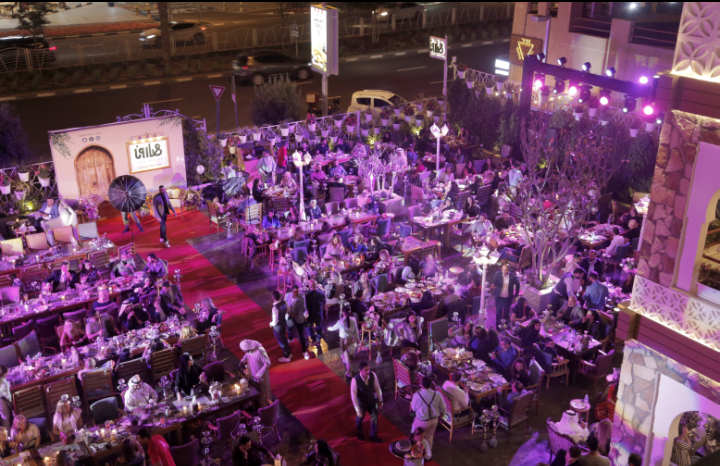 مطعم هارون يجمع نجوم الفن والاعلام في حفل افتتاحه بدبي