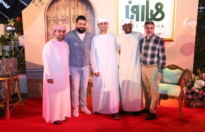 مطعم هارون يجمع نجوم الفن والاعلام في حفل افتتاحه بدبي