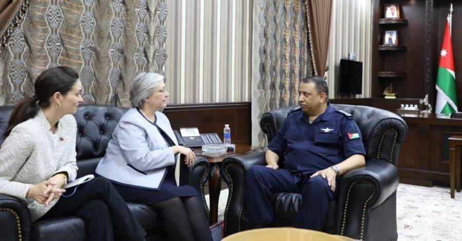 مدير الأمن العام يلتقي السفيرة الكندية لدى الأردن