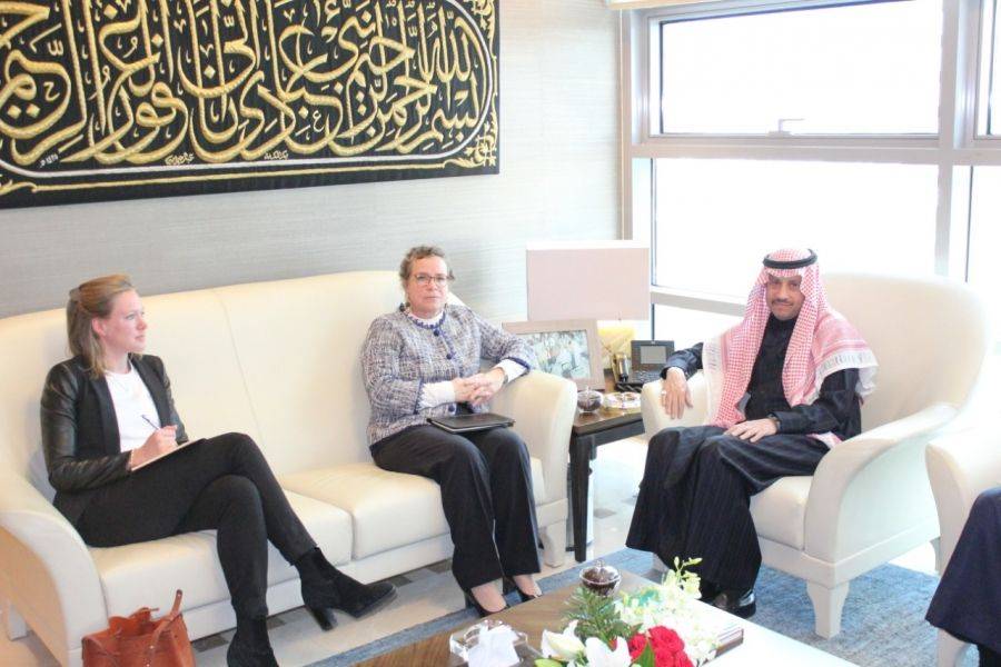 سفير المملكة لدى الأردن يلتقي سفيرة هولندا وعضو المعهد الملكي للدراسات الدينية في الأردن