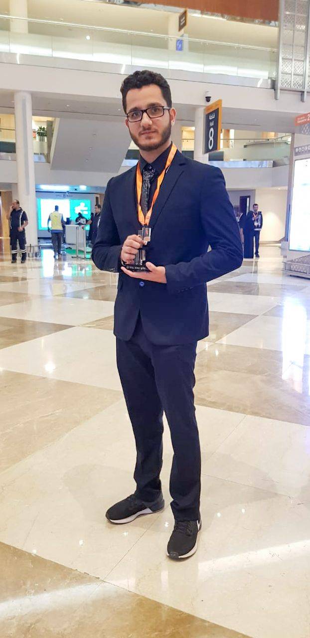 طلبة كلية الصيدلة والعلوم الصحية بجامعة عجمان يتألقون في دوفات 2020   