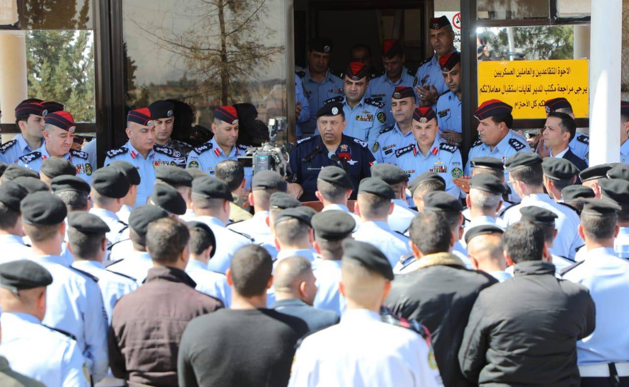 اللواء الركن الحواتمة : الخدمة الإنسانية والاجتماعية أولوية كما الخدمة الامنية