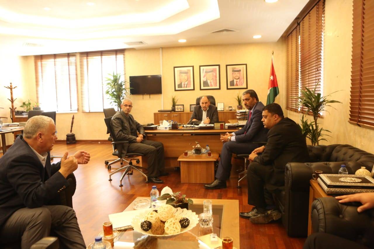 وزير الأشغال العامة يبحث مع رئيسي بلديتي الظليل و الشونة الوسطى عدد من المشاريع 