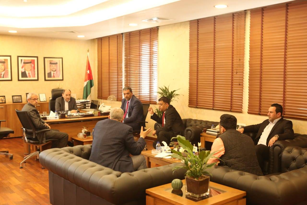 وزير الأشغال العامة يبحث مع رئيسي بلديتي الظليل و الشونة الوسطى عدد من المشاريع 