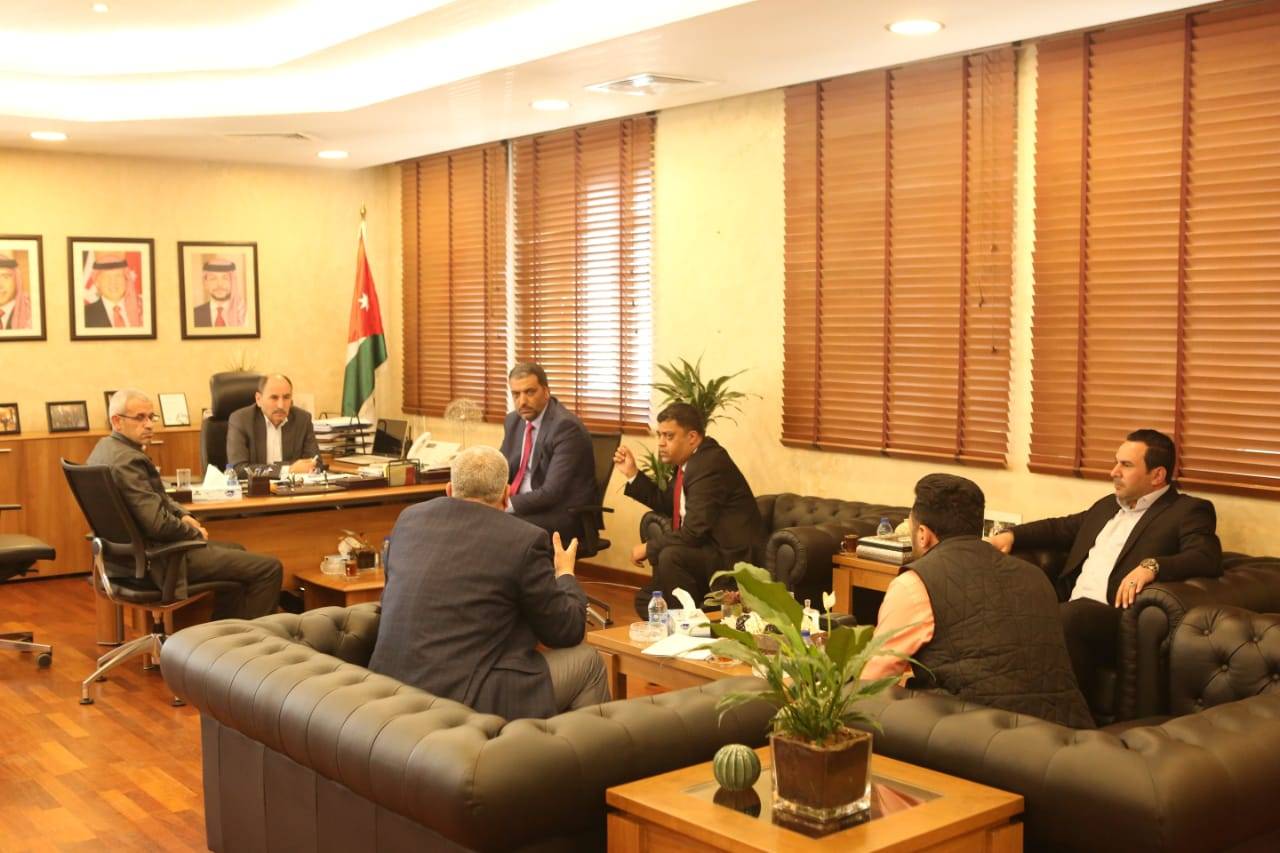 وزير الأشغال العامة يبحث مع رئيسي بلديتي الظليل و الشونة الوسطى عدد من المشاريع 