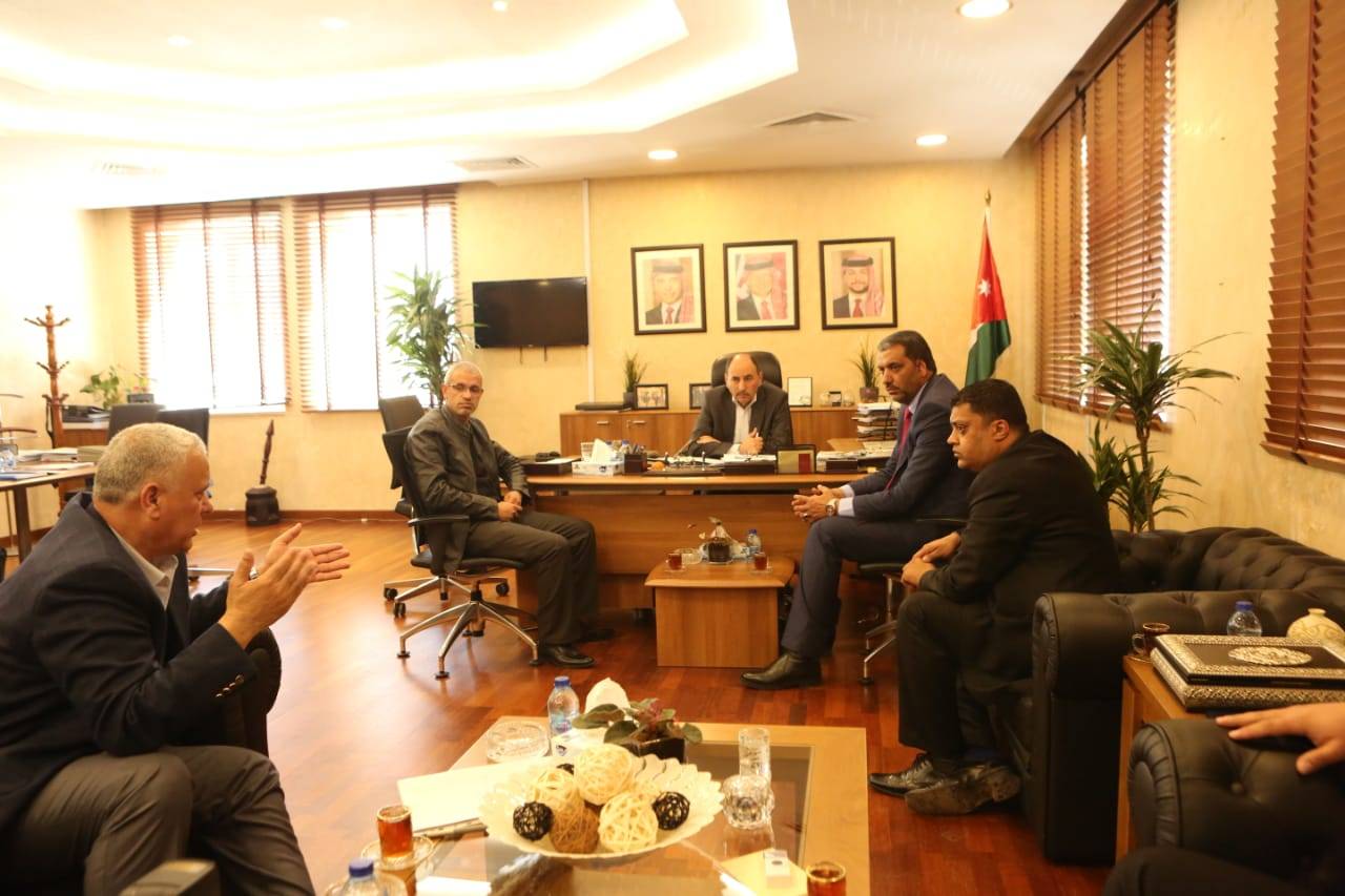 وزير الأشغال العامة يبحث مع رئيسي بلديتي الظليل و الشونة الوسطى عدد من المشاريع 