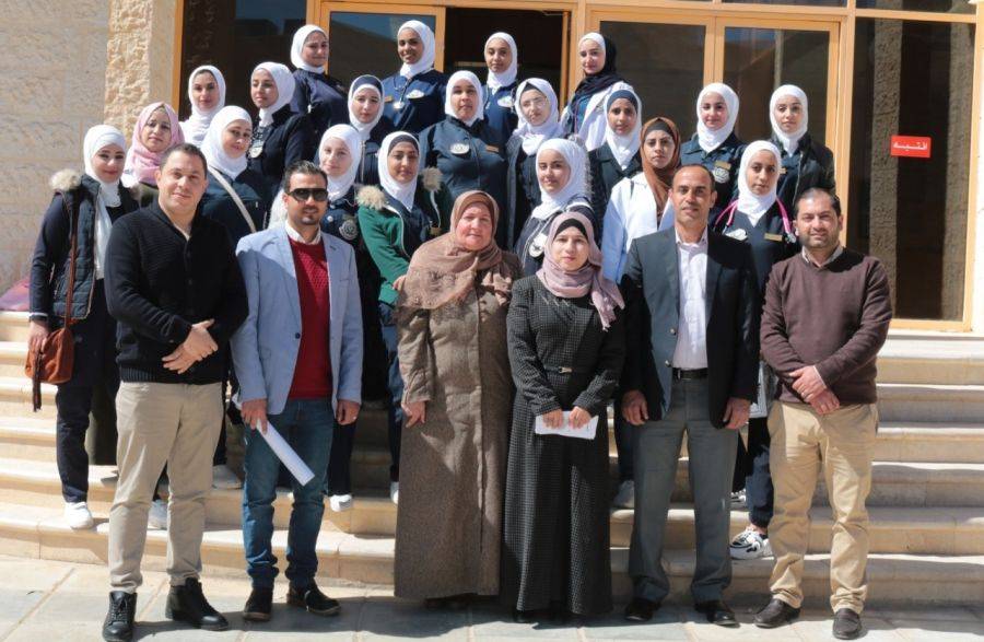 جامعة الحسين بن طلال تقيم حملة توعوية بمخاطر فيروس كورونا