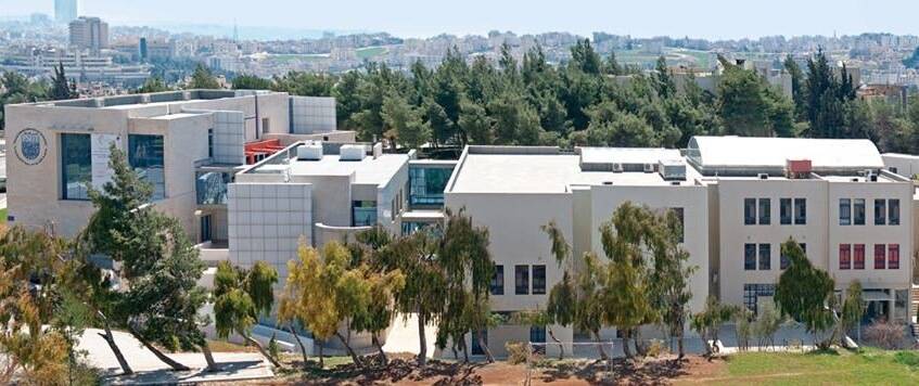 جامعة الأميرة سمية للتكنولوجيا تطلق مختبرا حاسوبيا متنقلا