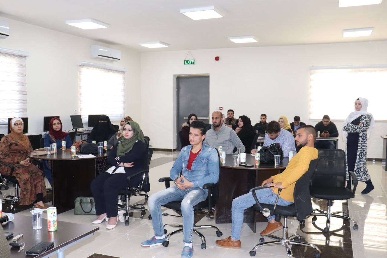 محاضرة بعنوان دور الأدب في مواجهة الإرهاب والتطرف  في الطفيلة