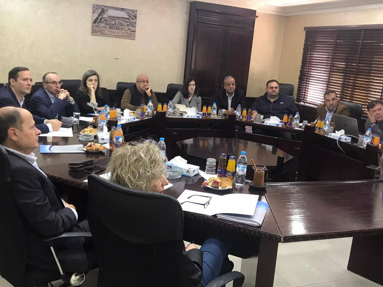 وزير المياه والري يستعرض مع وفد الوكالة الامريكية للتنمية مشاريع مائية في العقبة