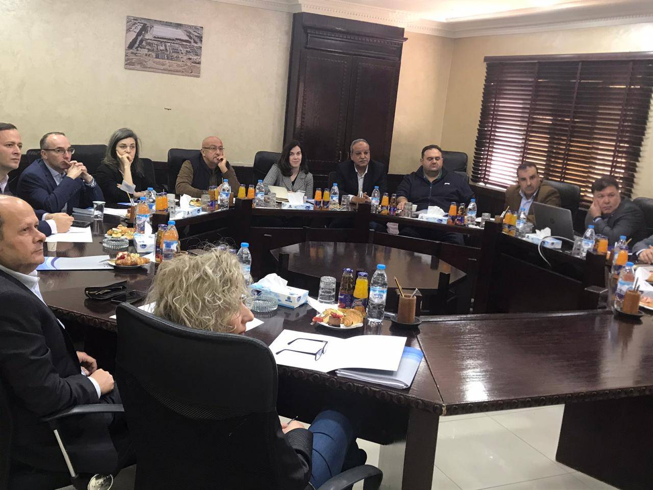 وزير المياه والري يستعرض مع وفد الوكالة الامريكية للتنمية مشاريع مائية في العقبة