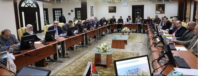 نصيرات يجتمع مع لجنة الطوارئ في جامعة الاسراء