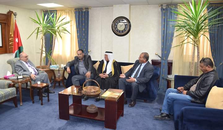 بحث التعاون المشترك بين الجامعة الهاشمية وبلدية الهاشمية