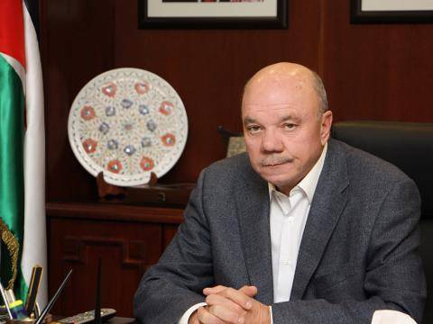 الفايز يغادر المدينة الطبية بعد اجراء عملية تنظير اعتيادية