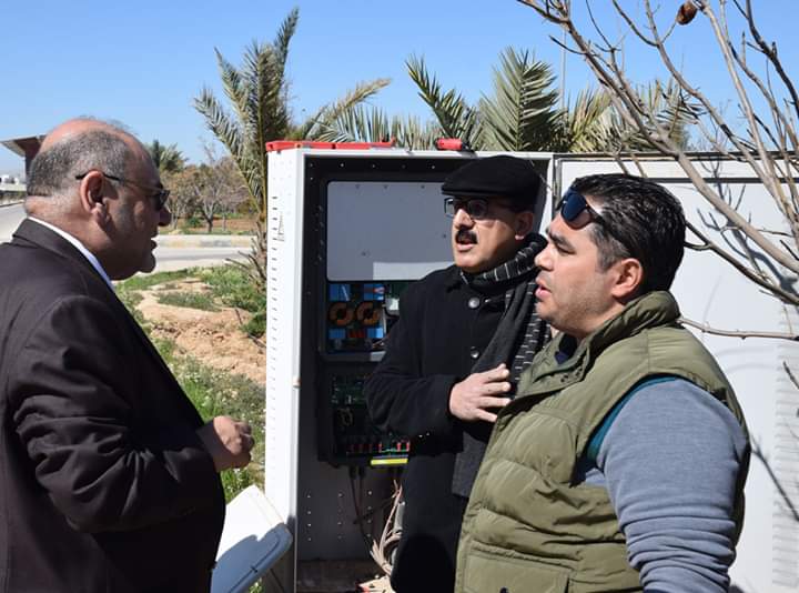رئيس الجامعة الهاشمية يجري جولة تفقدية للآبار وخطوط خزانات المياه في الجامعة