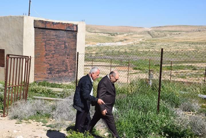 رئيس الجامعة الهاشمية يجري جولة تفقدية للآبار وخطوط خزانات المياه في الجامعة