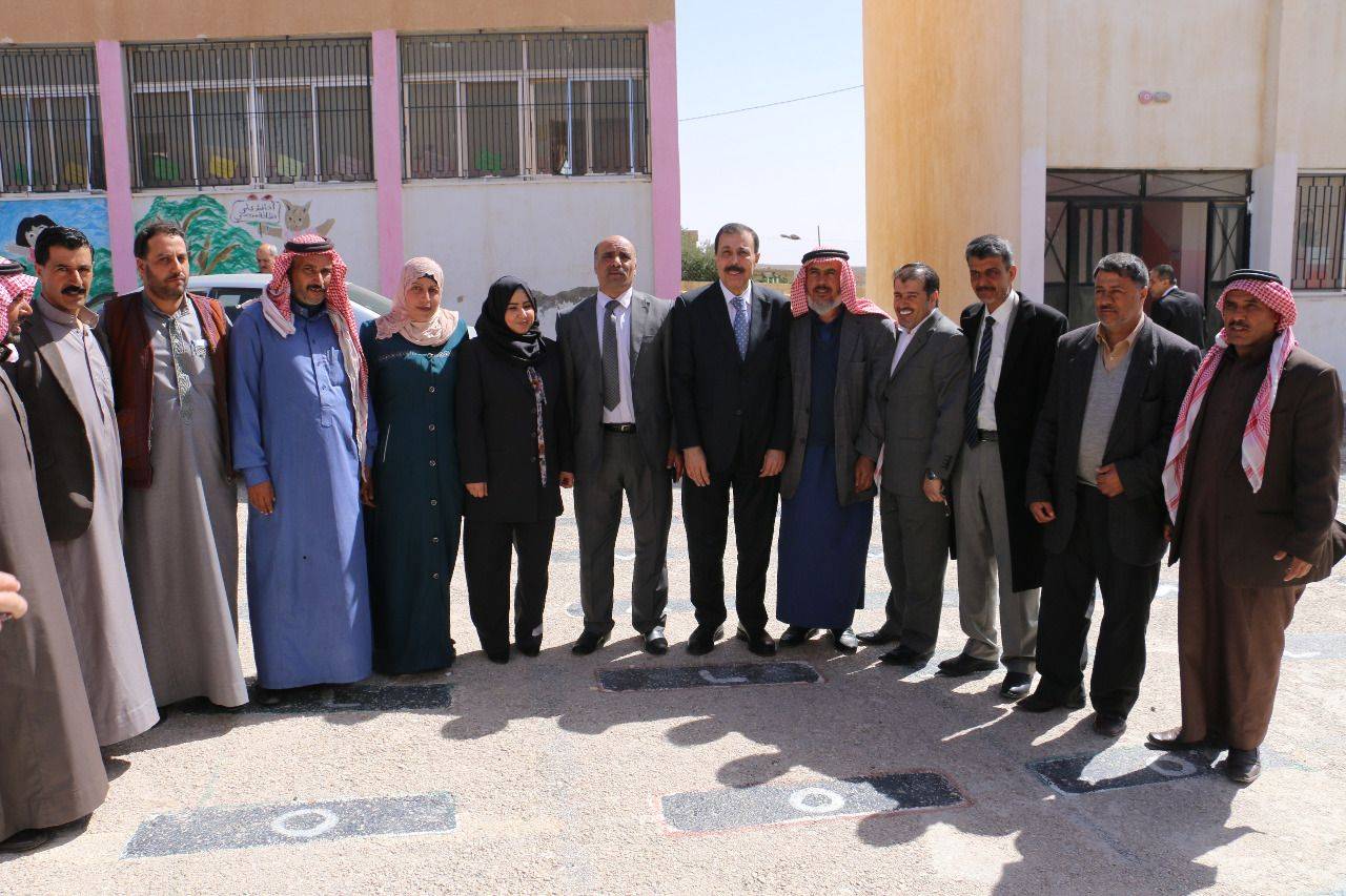 وزير التربية والتعليم يتفقد مدارس البادية الشمالية الشرقية