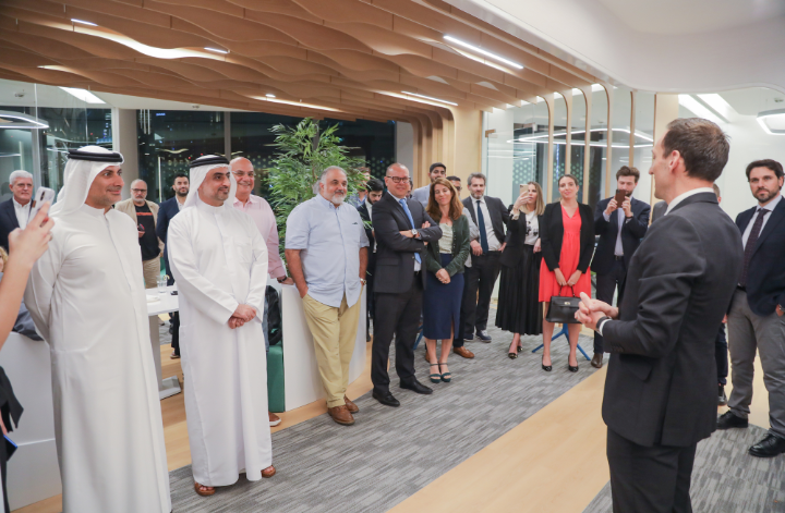 شبكة عرَب كلیكس الإلكترونیة تفتتح مقرھا الجدید في دبي