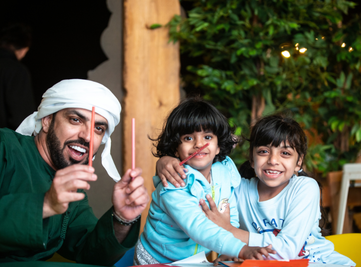 كانتين الشاطئ برعاية اتصالات يستقبل زواره بمجموعة من الأنشطة والتجارب المتنوعة