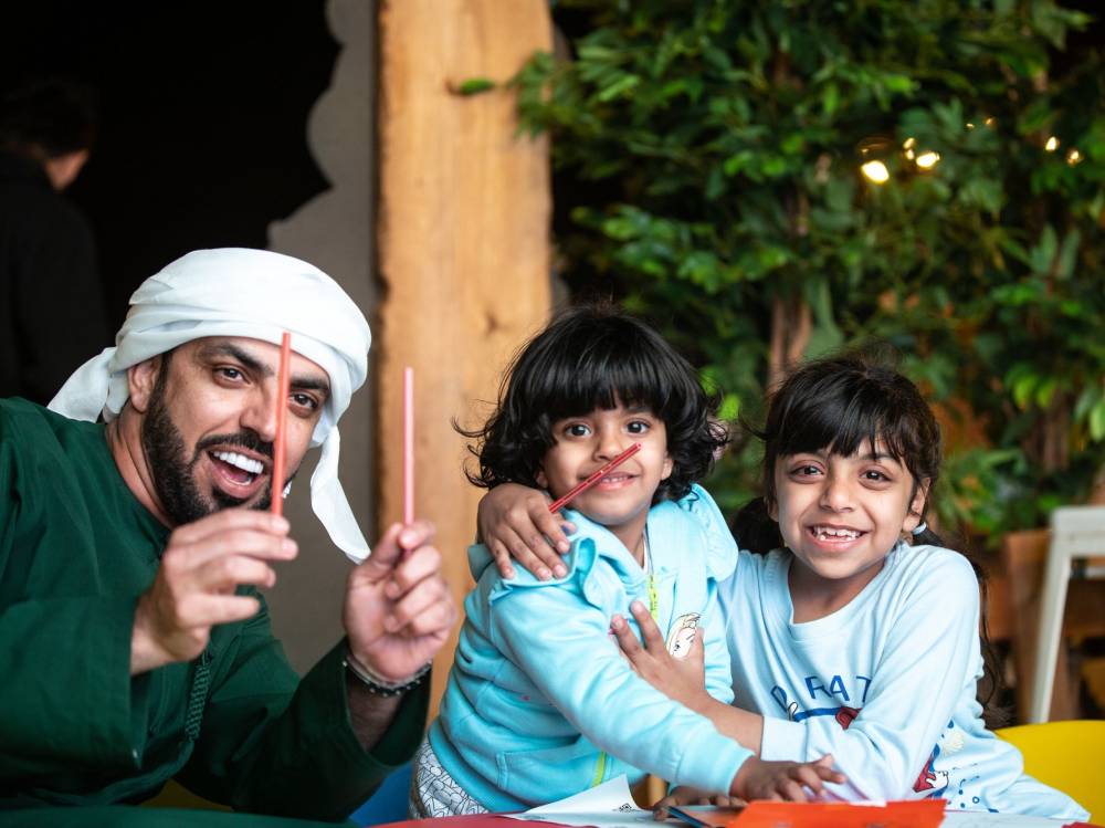 كانتين الشاطئ برعاية اتصالات يستقبل زواره بمجموعة من الأنشطة والتجارب المتنوعة