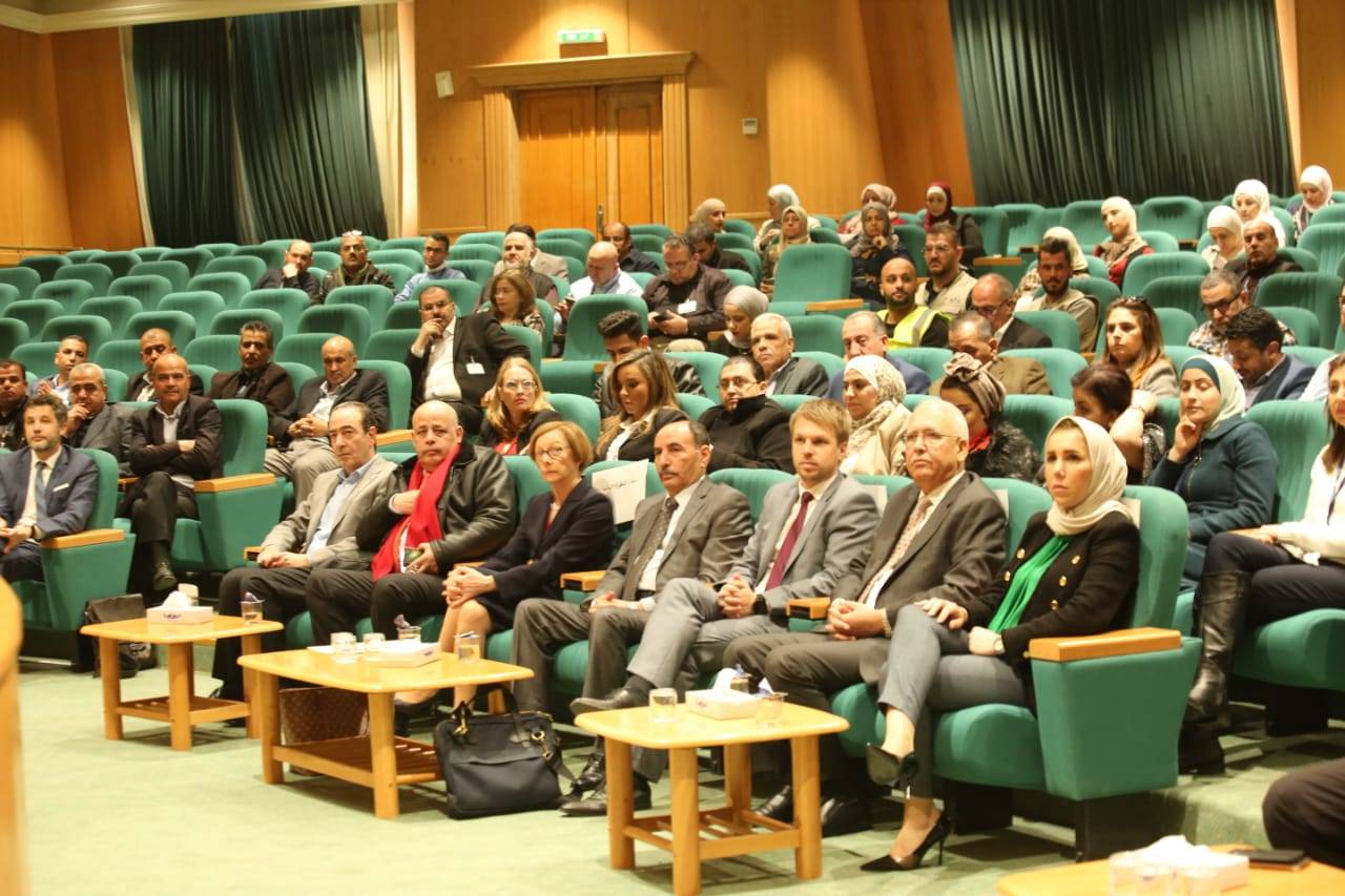 وزارة الأشغال العامة أول مبنى حكومي يعتمد بالكامل على الطاقة الشمسية