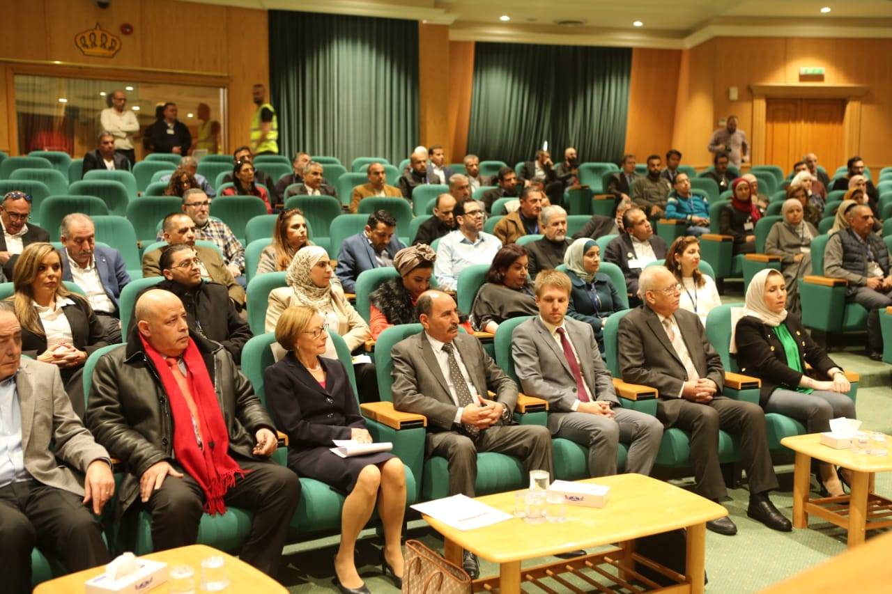 وزارة الأشغال العامة أول مبنى حكومي يعتمد بالكامل على الطاقة الشمسية