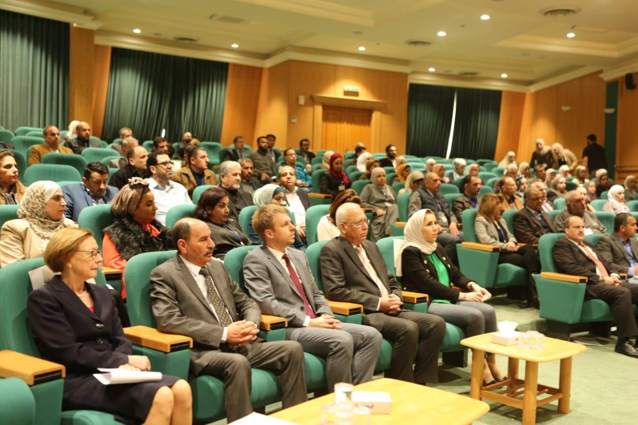 وزارة الأشغال العامة أول مبنى حكومي يعتمد بالكامل على الطاقة الشمسية